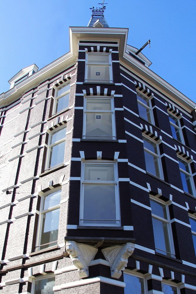 Hotel No. 377 House