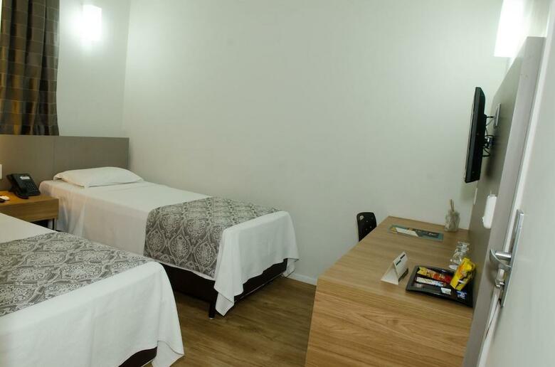 Hotel �mpar Su�tes Expominas