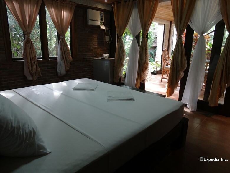 Hotel Chema's By The Sea