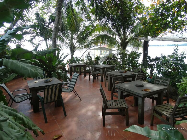 Hotel Chema's By The Sea