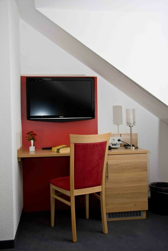 Hotel Karsten Airport