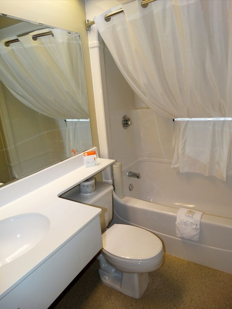 Hotel Amsterdam Inn & Suites Moncton