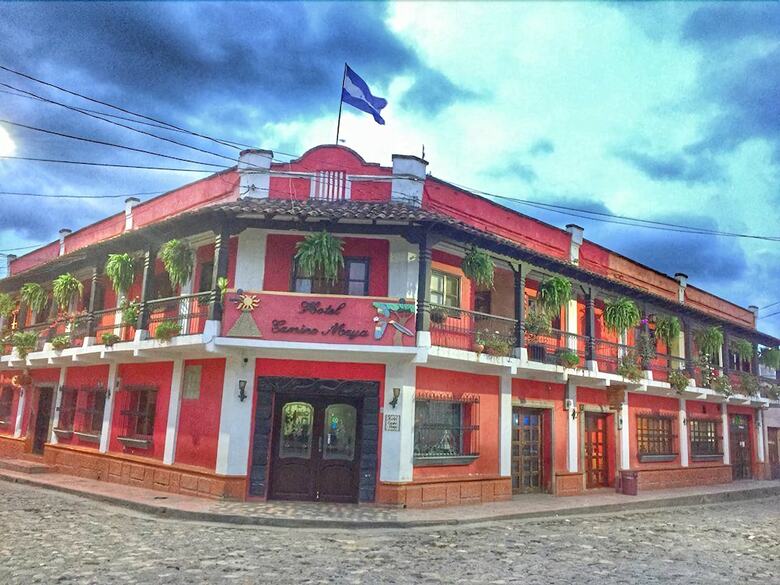 Hotel Camino Maya