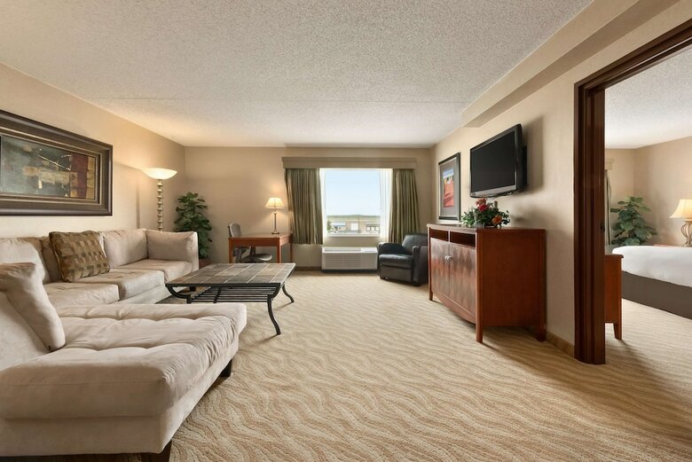 Doubletree By Hilton Hotel Wichita Airport