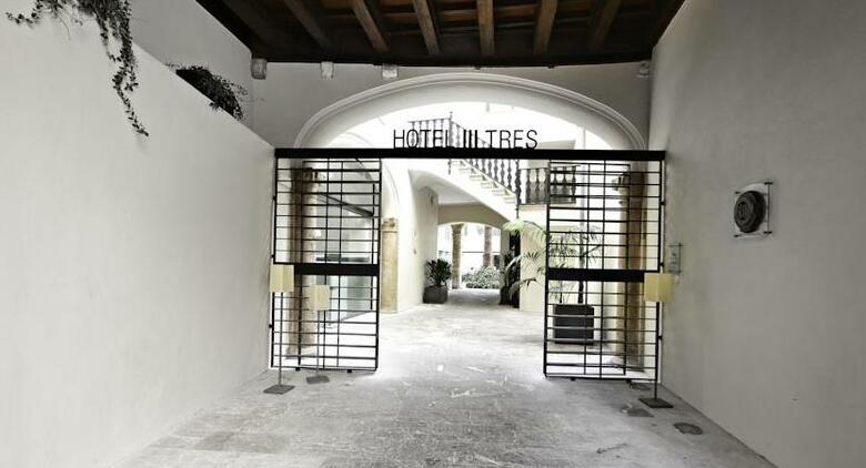 Petit Palace Hotel Tres