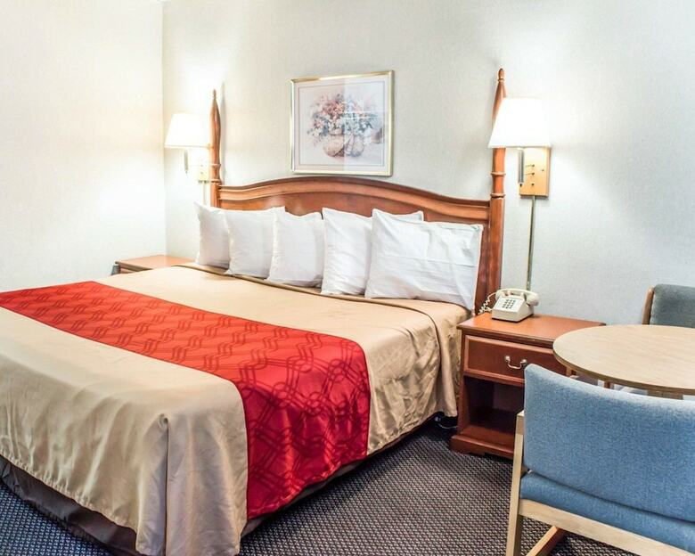 Motel Econo Lodge & Suites