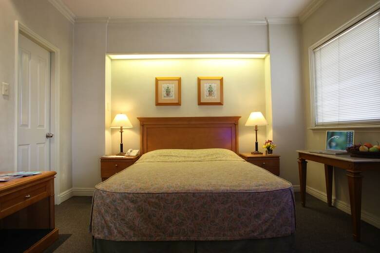 Aparthotel Sunny Bay Suites