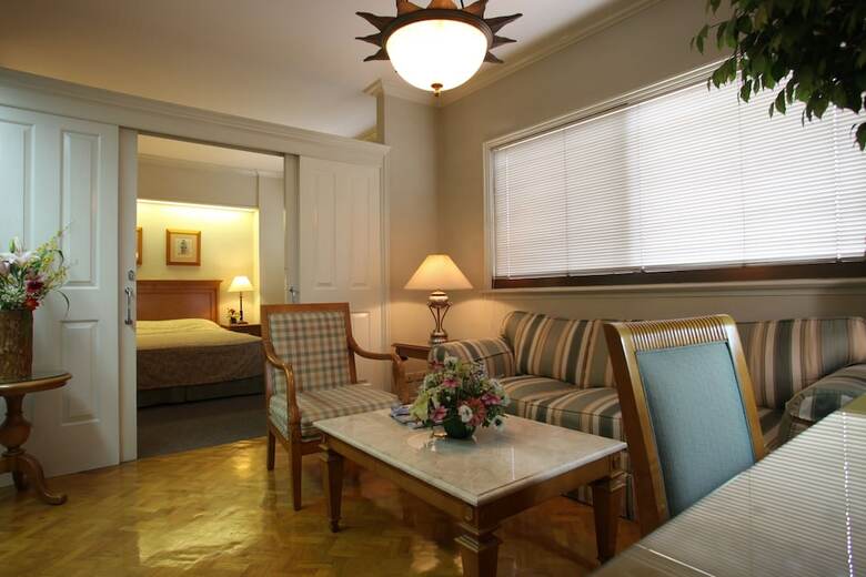 Aparthotel Sunny Bay Suites