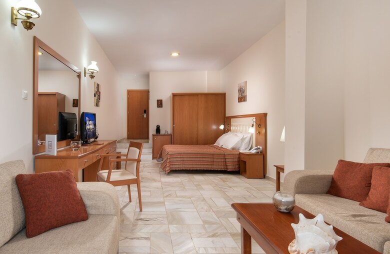 Porfi Beach Hotel