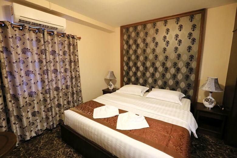 Hotel Katesiree House