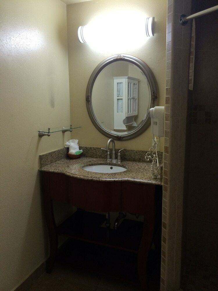Motel Oasis Inn & Suites