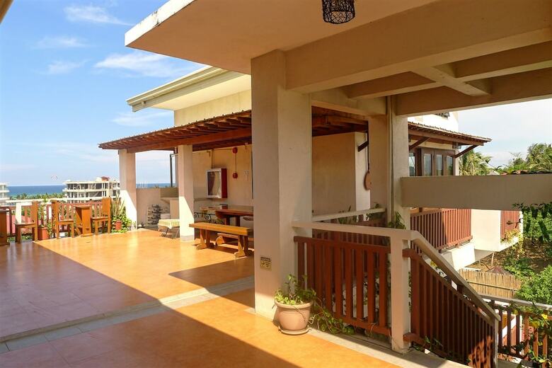 Hotel Agos Boracay Rooms + Beds