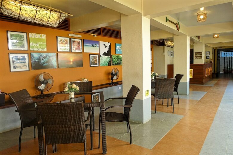 Hotel Agos Boracay Rooms + Beds