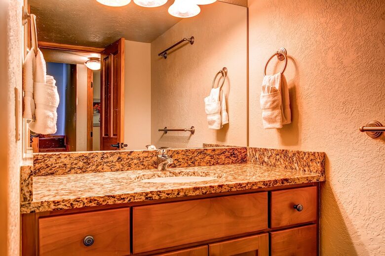 Lances West By Ski Country Resorts