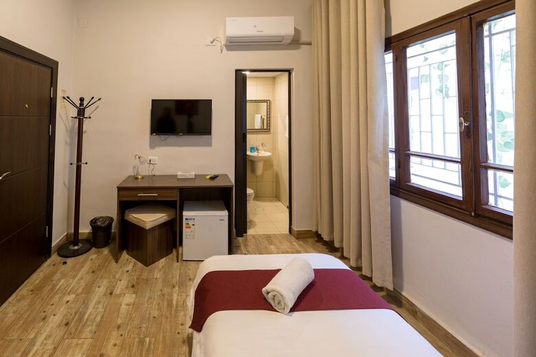 The Sydney Hotel