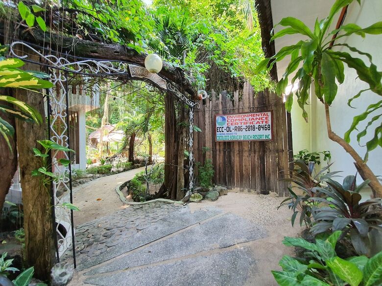 Hotel Cocoloco Boracay Beach Resort