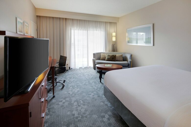 Hotel Courtyard By Marriott Addison Midway