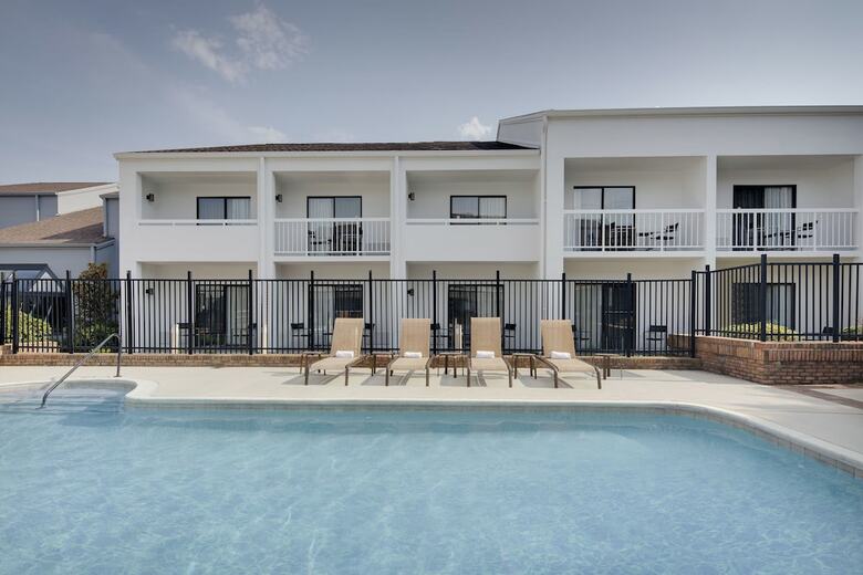 Hotel Courtyard By Marriott Addison Midway