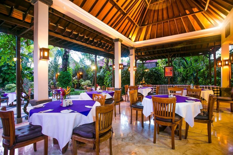 Hotel Parigata Villas Resort