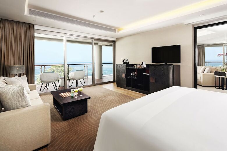 Double-six Luxury Hotel