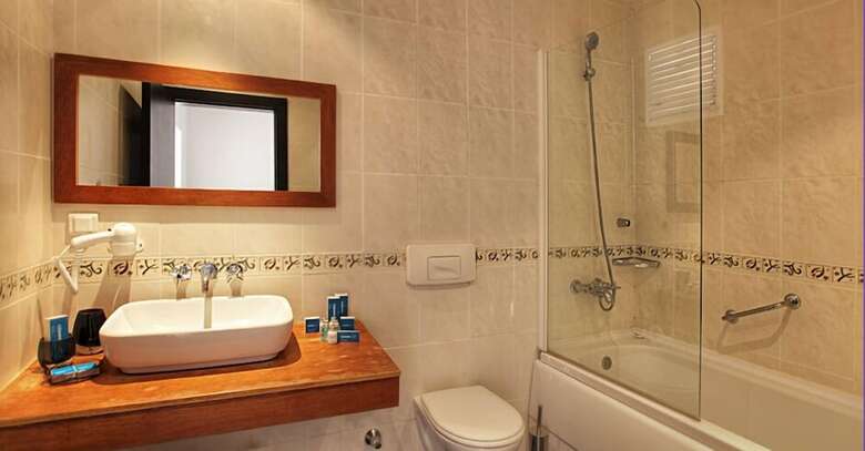 Ceshme Plus Hotel