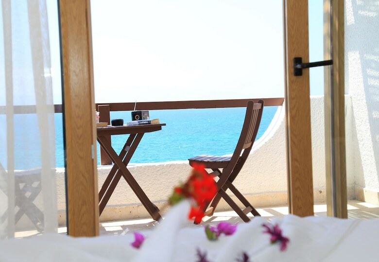 Ceshme Plus Hotel