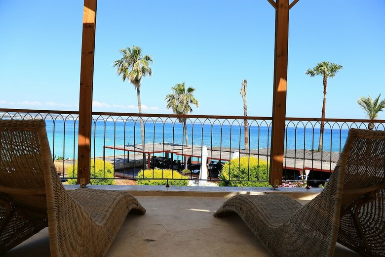 Ceshme Plus Hotel