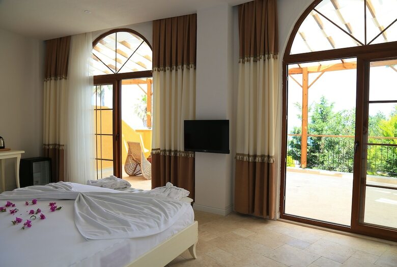 Ceshme Plus Hotel