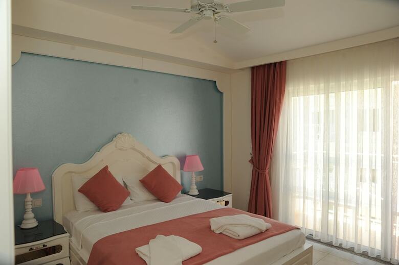 Hotel Montebello Deluxe