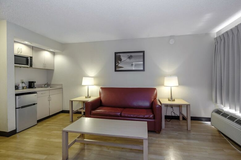 Hotel Red Roof Inn Plus+ Gainesville