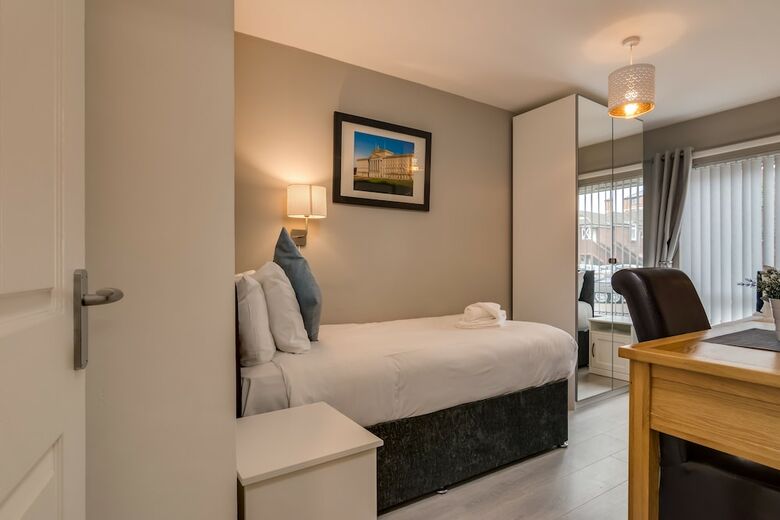 Central Belfast Apartments: Salisbury