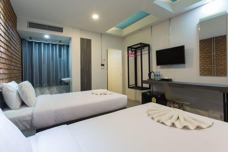 City Hotel