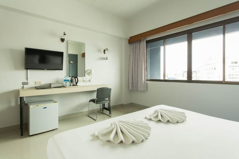 City Hotel