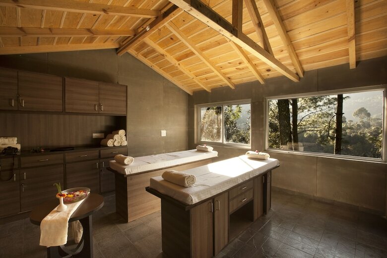Hotel Sea Hawk Resort