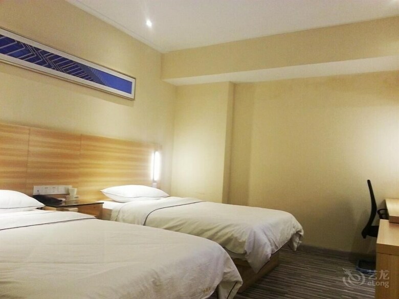 Denise Hotel