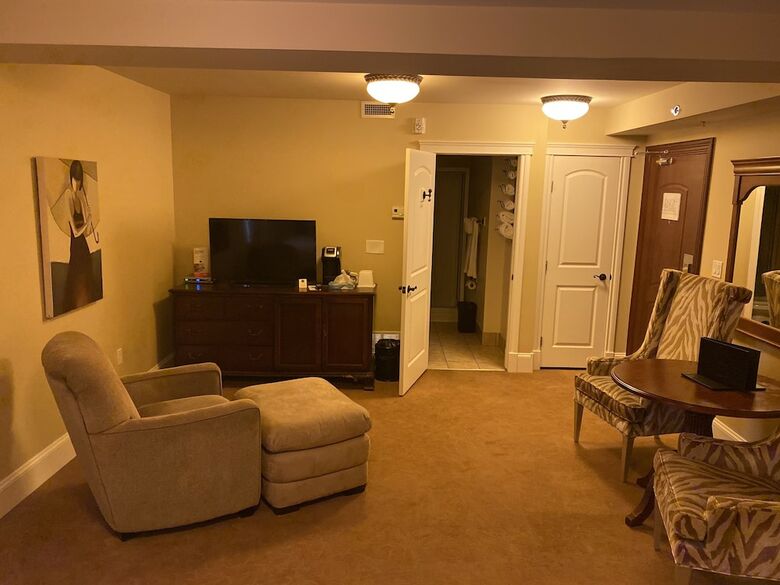 Grant Hall Hotel