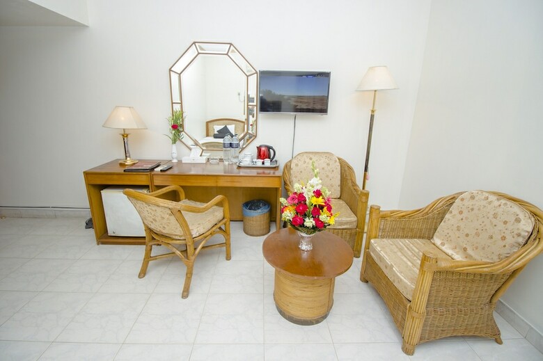 Hotel De Crystal Crown