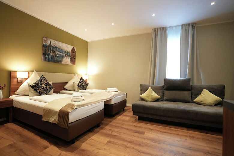 Hotel Attach�