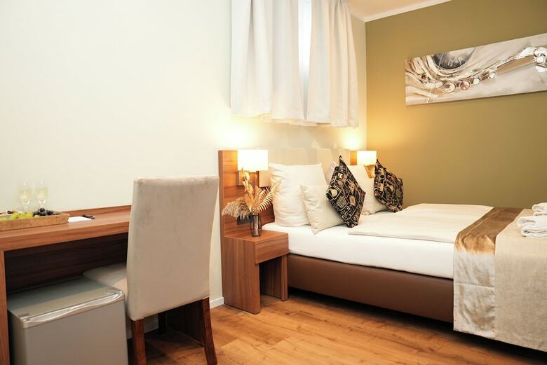 Hotel Attach�