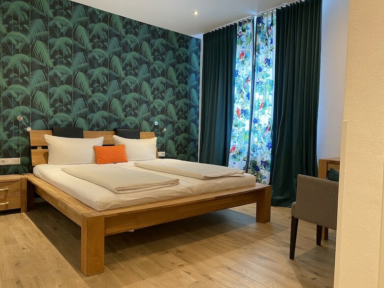 Hotel Attach�
