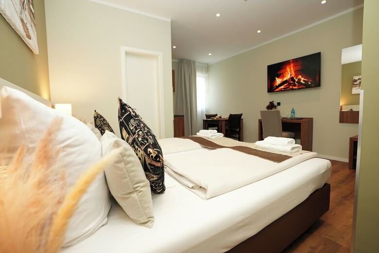 Hotel Attach�