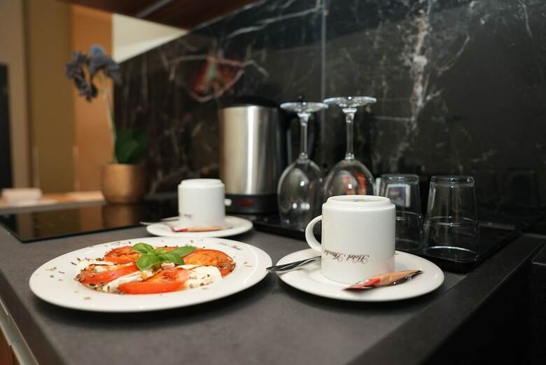 Hotel Attach�