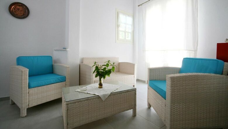 Agia Anna Hotel