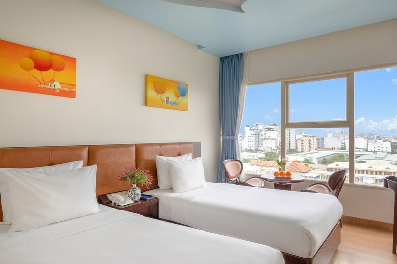 King's Finger Hotel
