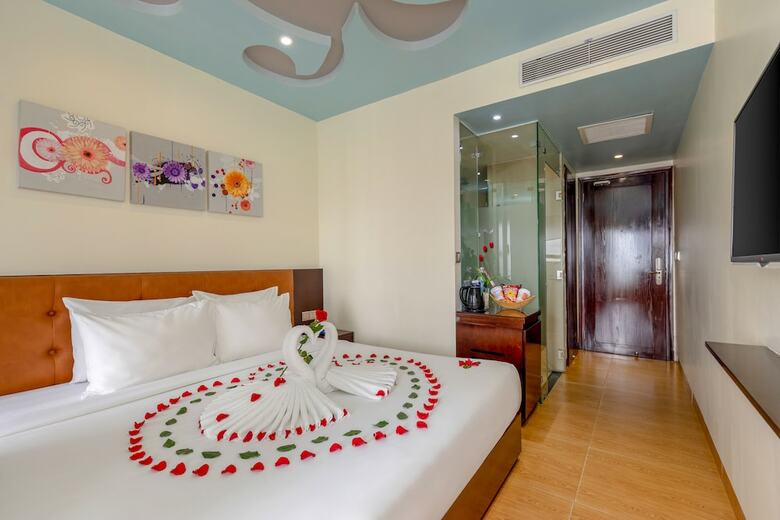King's Finger Hotel