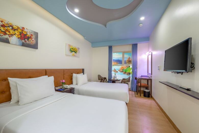 King's Finger Hotel