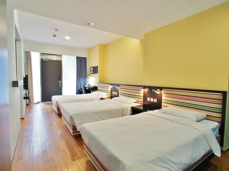Hotel Y Loft Youth Square