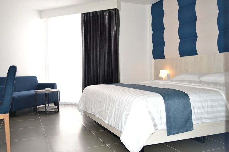 Flipper Lodge Hotel