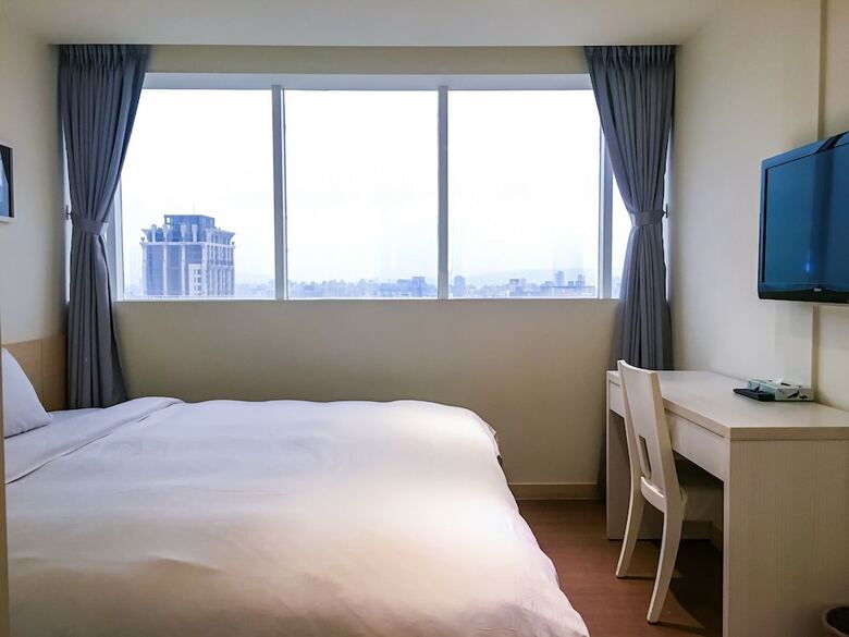 We Meet Taipei Hotel