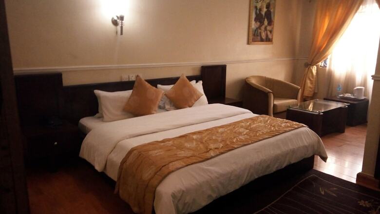 Parkview Astoria Hotel
